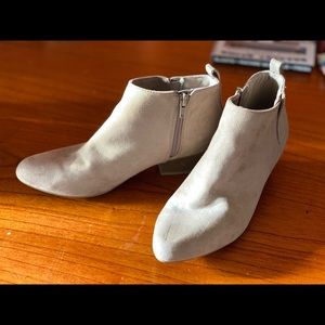 *SOLD* Old Navy Zip Booties - 8